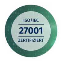 Rundes grünes Siegel mit digitalem Hintergrund und der Aufschrift: ISO/IEC 27001 zertifiziert